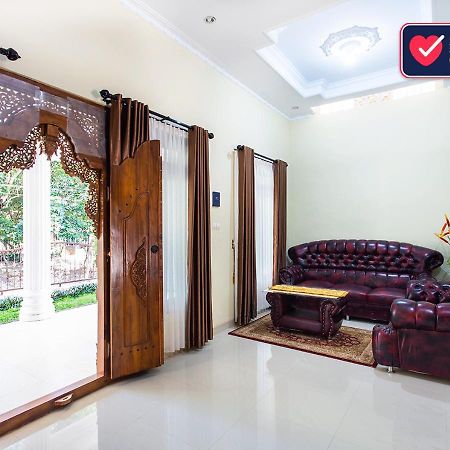 Omah Etam Villa Blaburan ภายนอก รูปภาพ