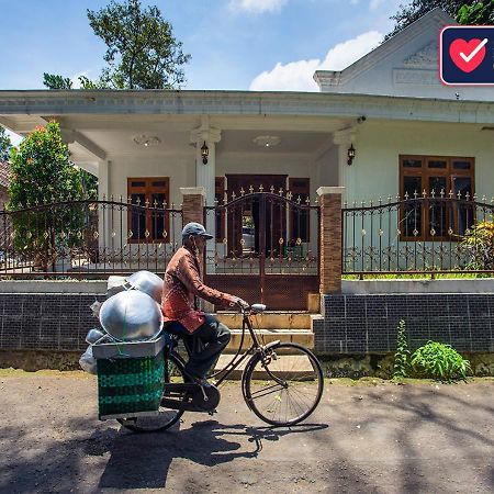 Omah Etam Villa Blaburan ภายนอก รูปภาพ
